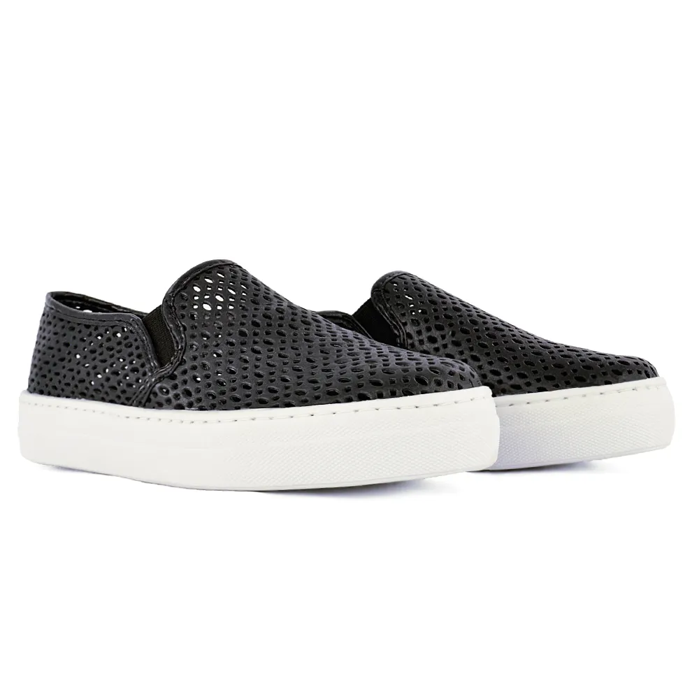 Tênis Slip On Woche Detalhe Perfuros - Preto - Imagem 3